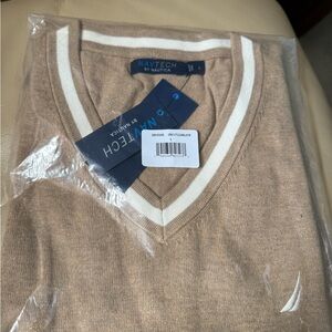Nautica Men's V-Neck Sweater vest in camel heather